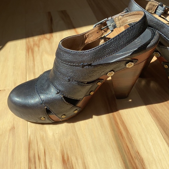 NWOT FRYE Flora Stitch Slingback Heels - Picture 4 of 8